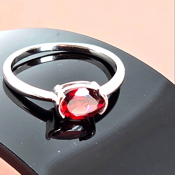 Natural Garnet 925 Sterling Silver Ring Sz 8 - Picture 1 of 8